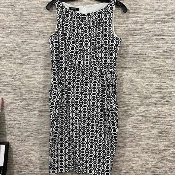 Nine West Dresses & Skirts - Nine West Sleeveless Black & White Floral Sheath Dress Size 16W